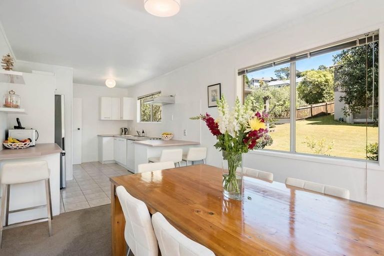 Photo of property in 37 Wyoming Avenue, Murrays Bay, Auckland, 0630