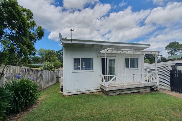 Photo of property in 176 Henderson Valley Road, Henderson, Auckland, 0612