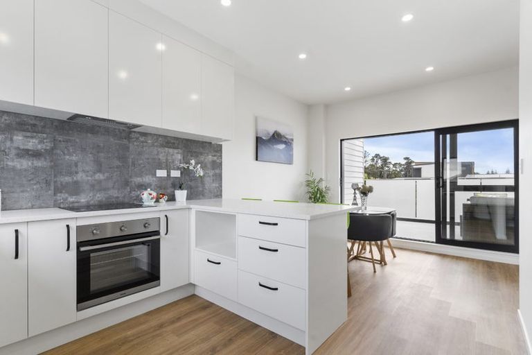 Photo of property in 3/68 Smythe Road, Henderson, Auckland, 0612