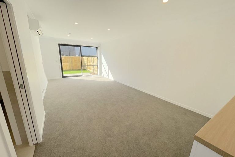 Photo of property in 9 Kaokao Lane, Mangere, Auckland, 2022
