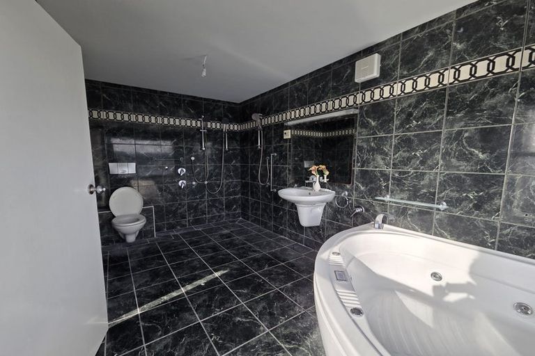 Photo of property in 103 Maupuia Road, Maupuia, Wellington, 6022