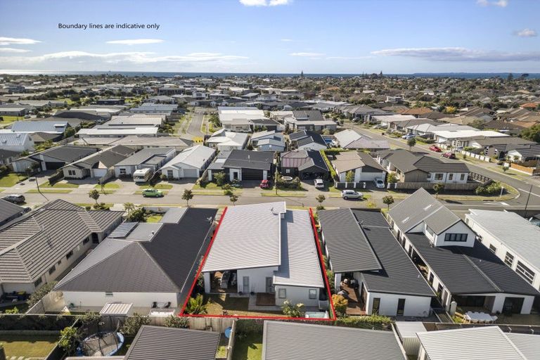 Photo of property in 10 Pimelea Street, Papamoa Beach, Papamoa, 3118