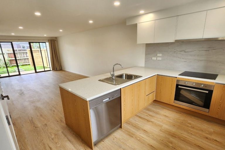 Photo of property in 6/8 Short Street, Papakura, 2110