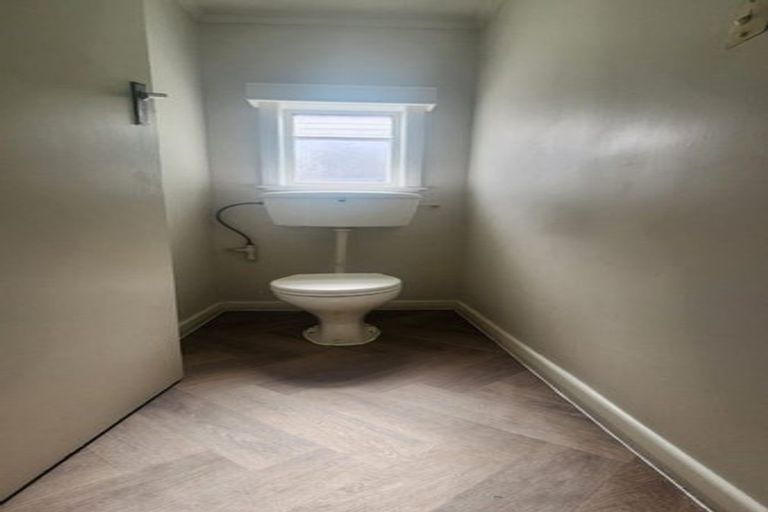 Photo of property in 2/14 Great South Road, Manurewa, Auckland, 2102