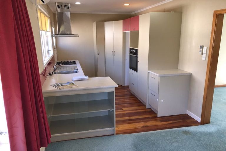 Photo of property in 28e Wallath Road, Westown, New Plymouth, 4310