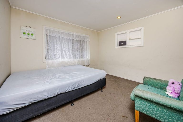 Photo of property in 12 Clutha Crescent, Clover Park, Auckland, 2023