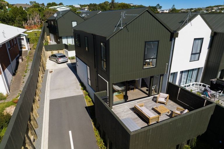Photo of property in 15/6u Oswald Crescent, Paparangi, Wellington, 6037