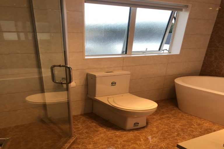 Photo of property in 4 Carrickdawson Drive, Flat Bush, Auckland, 2019