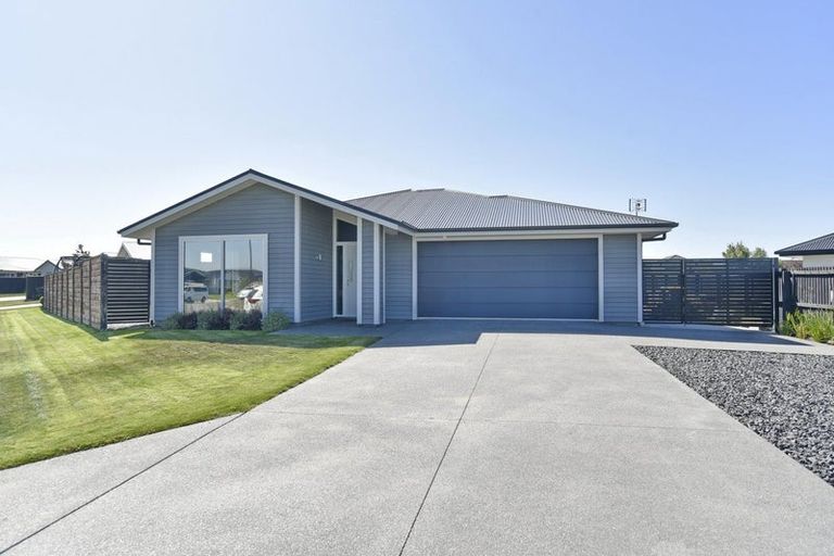 Photo of property in 35 Koura Drive, Rangiora, 7400