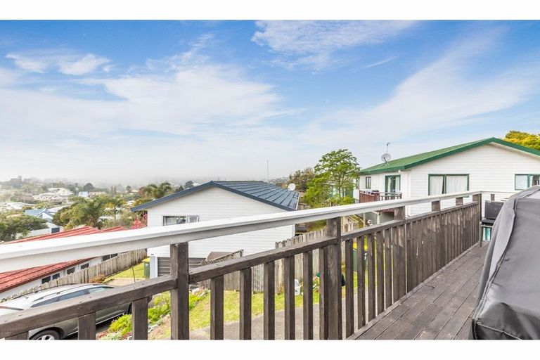 Photo of property in 12a Jean Place, Stanmore Bay, Whangaparaoa, 0932