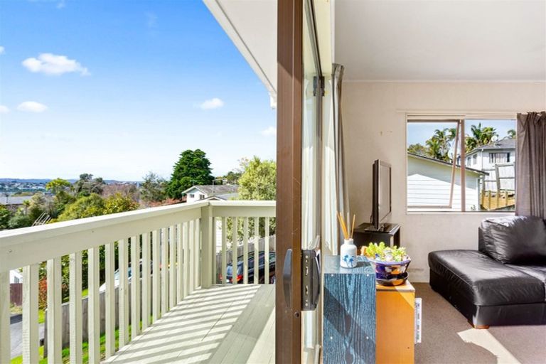 Photo of property in 8 Garton Drive, Massey, Auckland, 0614