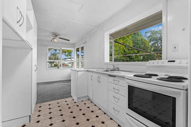 Photo of property in 55 Larne Avenue, Pakuranga Heights, Auckland, 2010