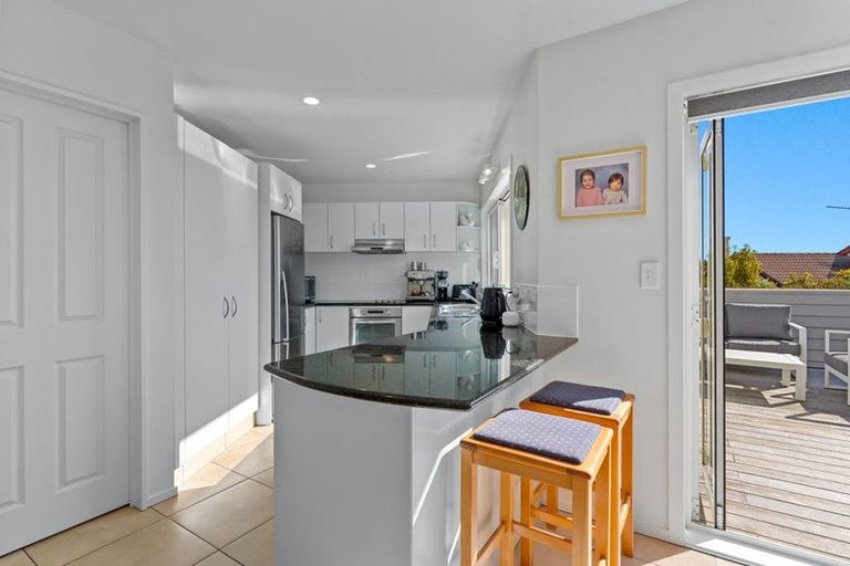 Photo of property in 127 Browns Bay Road, Browns Bay, Auckland, 0630