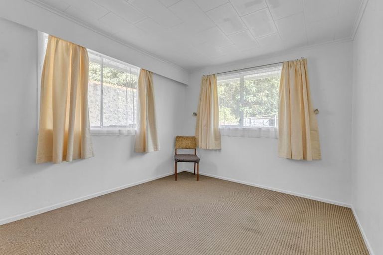 Photo of property in 50 Seaview Road, Marfell, New Plymouth, 4310