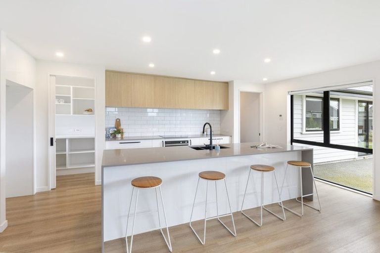 Photo of property in 11 Saint James Place, Rangiora, 7400