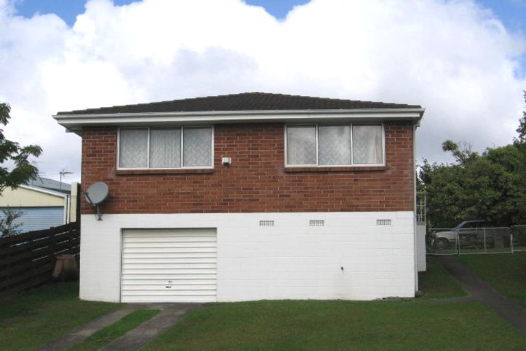 Photo of property in 72 Harrington Road, Henderson, Auckland, 0610