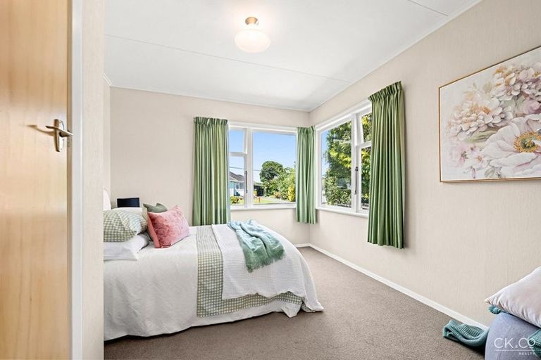 Photo of property in 44 Russell Road, Wainuiomata, Lower Hutt, 5014
