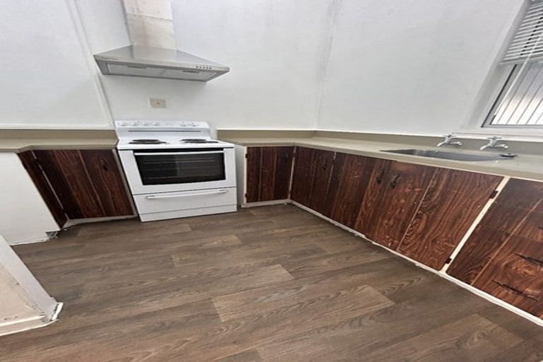 Photo of property in 6 Westmere Place, Takaro, Palmerston North, 4412