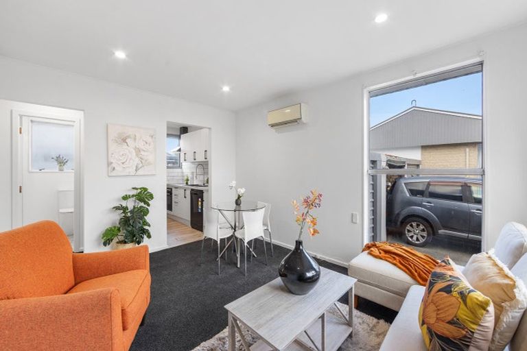 Photo of property in 2/560 Hereford Street, Linwood, Christchurch, 8011