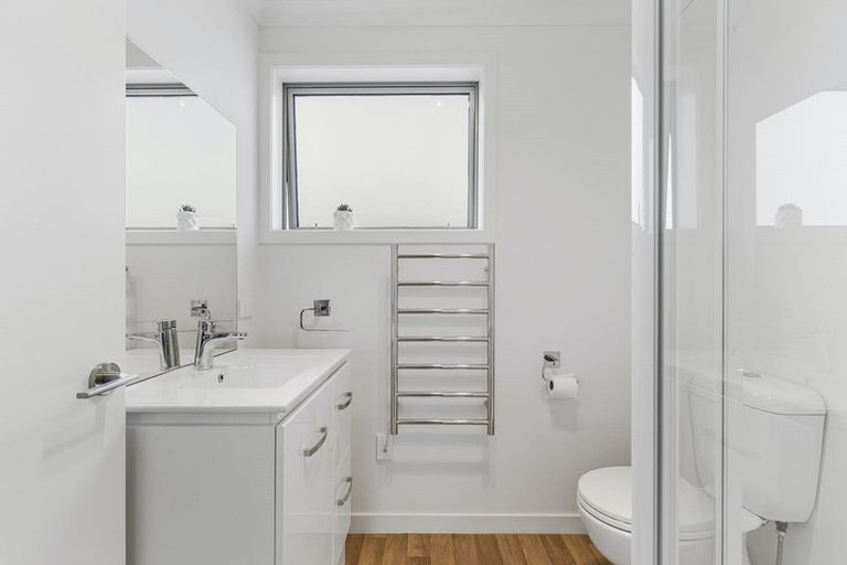 Photo of property in 83c Marlborough Avenue, Glenfield, Auckland, 0629