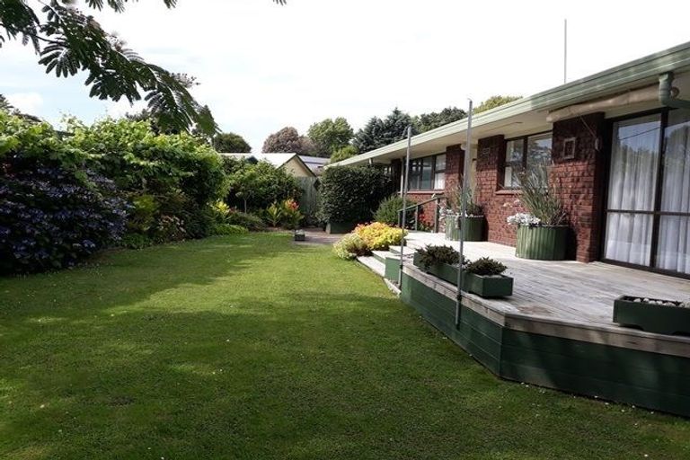 Photo of property in 1 Paul Place, Awapuni, Palmerston North, 4412