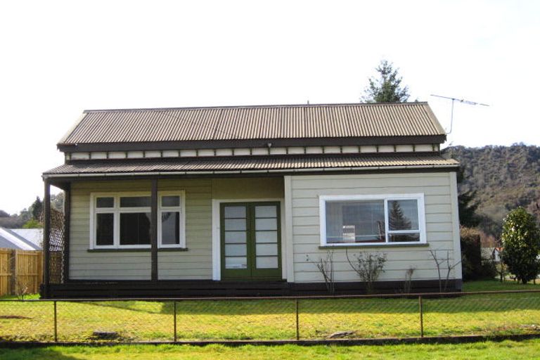 Photo of property in 43 Dick Street, Reefton, 7830