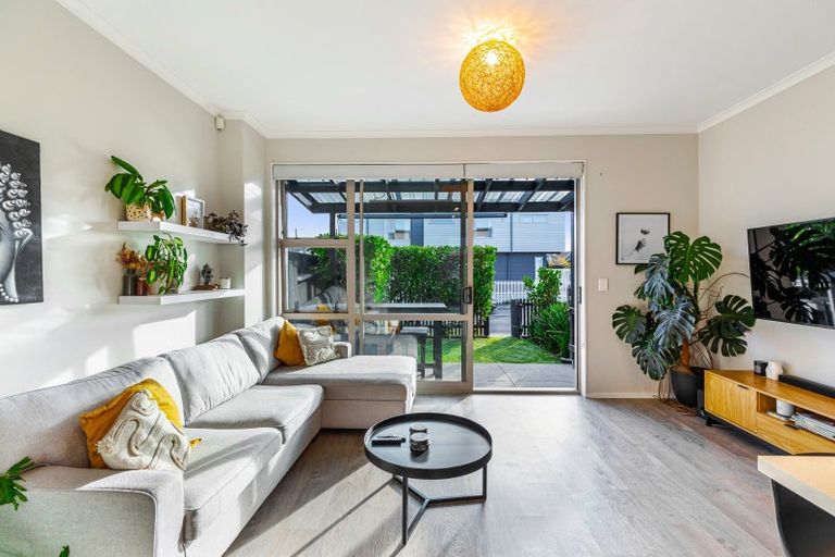 Photo of property in 27 Mollusc Road, Hobsonville, Auckland, 0616