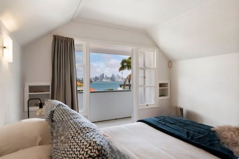 Photo of property in 31 Norwood Road, Bayswater, Auckland, 0622