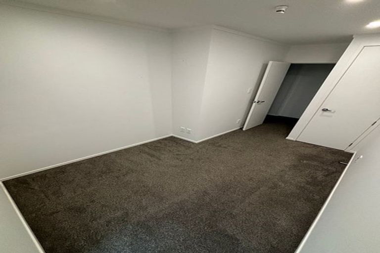 Photo of property in 1/5 Strid Road, Te Atatu South, Auckland, 0610