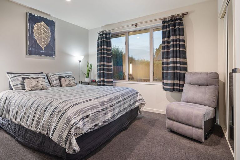 Photo of property in 15 Len Hale Place, Parklands, Christchurch, 8083