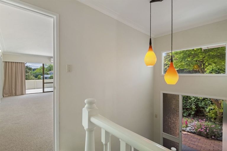 Photo of property in 17 Kororo Street, Northcote, Auckland, 0627