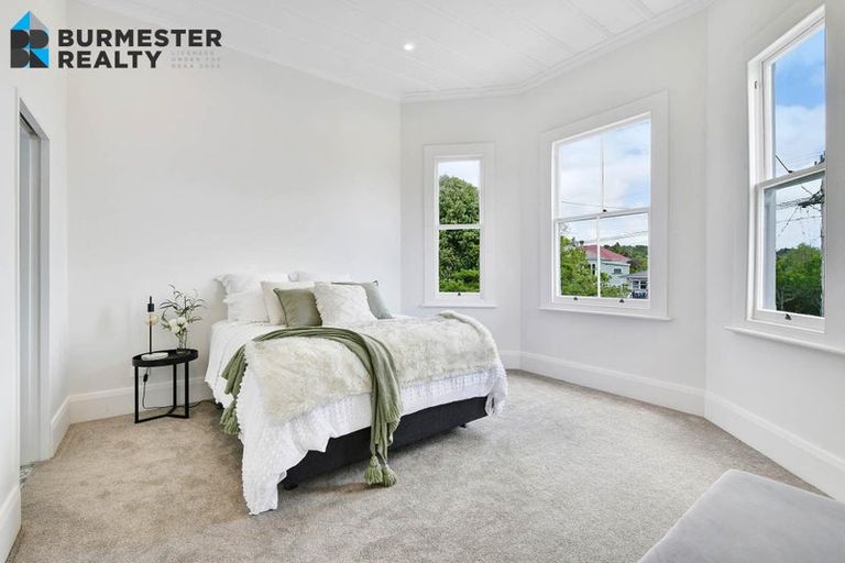 Photo of property in 5 Porter Crescent, Helensville, 0800