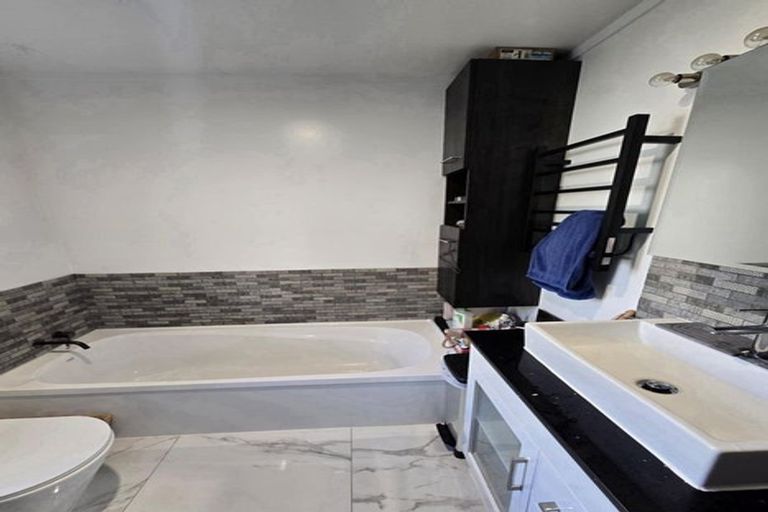 Photo of property in 6 Ronald Woolf Place, Churton Park, Wellington, 6037