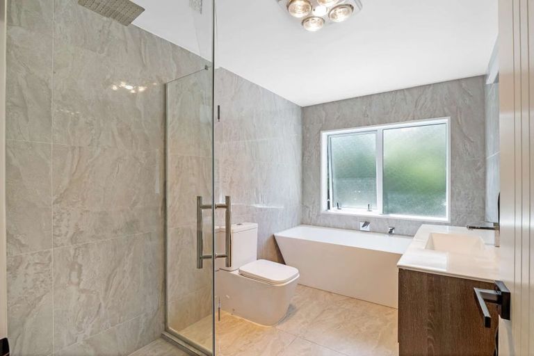 Photo of property in 6 Kahu Close, Orewa, 0931