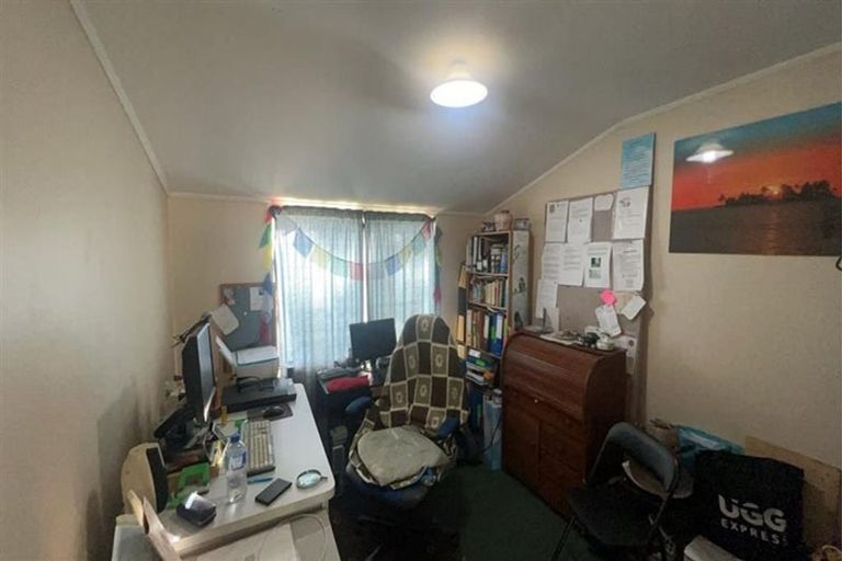 Photo of property in 28 Pukeroa Place, Papakura, 2110