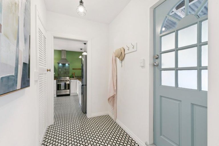 Photo of property in 64b Balfour Street, Mornington, Wellington, 6021