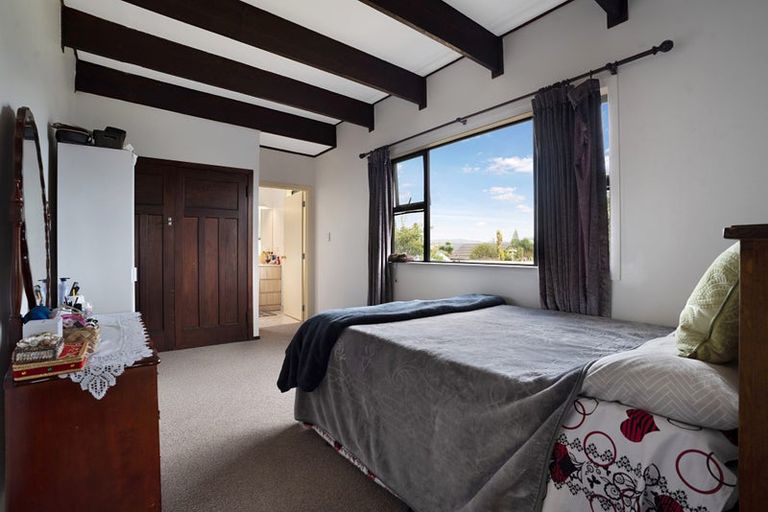 Photo of property in 20 Humphrey Kemp Avenue, Henderson, Auckland, 0612