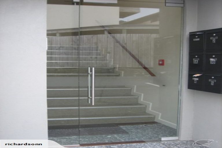 Photo of property in 25u1 Home Street, Mount Victoria, Wellington, 6011