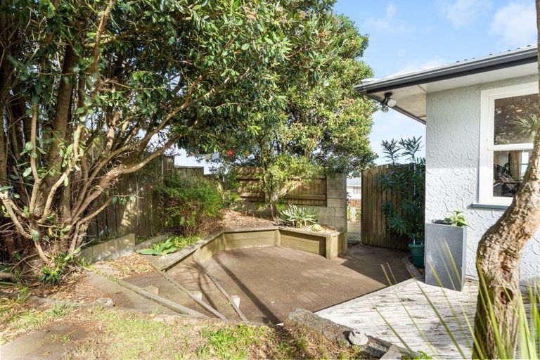 Photo of property in 6 Tainui Street, Castlecliff, Whanganui, 4501