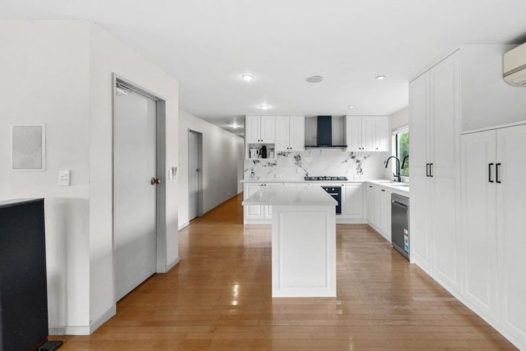 Photo of property in 19 Woodside Avenue, Northcote, Auckland, 0627