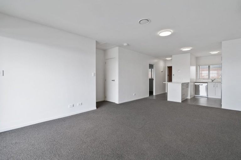 Photo of property in 2g/4045 Great North Road, Glen Eden, Auckland, 0602