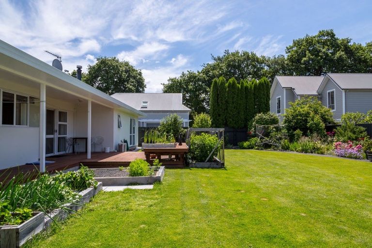 Photo of property in 15 Wood Street, Greytown, 5712