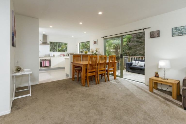 Photo of property in 2/14 Fitzwilliam Drive, Torbay, Auckland, 0630