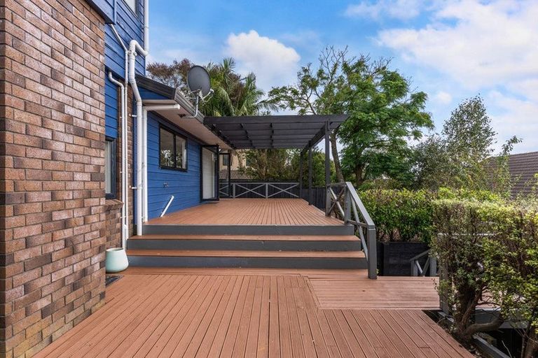 Photo of property in 1/62 Simmental Crescent, Somerville, Auckland, 2014