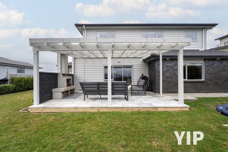Photo of property in 16 Havana Rise, Grenada Village, Wellington, 6037