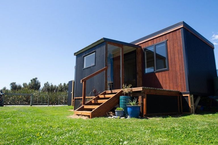Photo of property in 19 Monkey Island Road, Orepuki, Riverton, 9881
