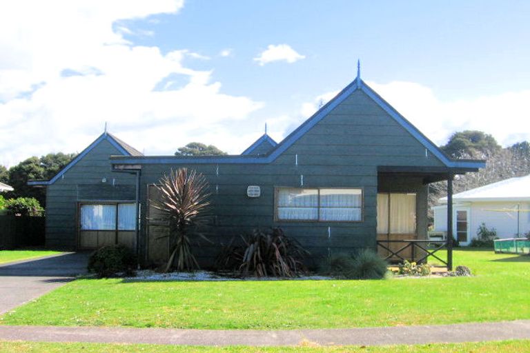 Photo of property in 142 Moana Anu Anu Avenue, Whangamata, 3620