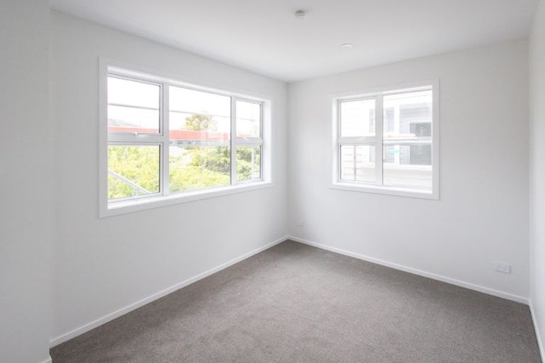 Photo of property in 82 Main Road, Wainuiomata, Lower Hutt, 5014