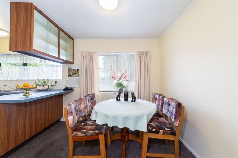 Photo of property in 303a/2 Great North Road, Henderson, Auckland, 0612