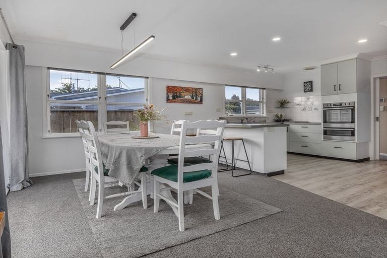 Photo of property in 42 Kennedy Drive, Levin, 5510